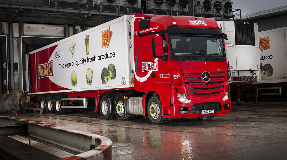 Huntapac HGV pulling trailer